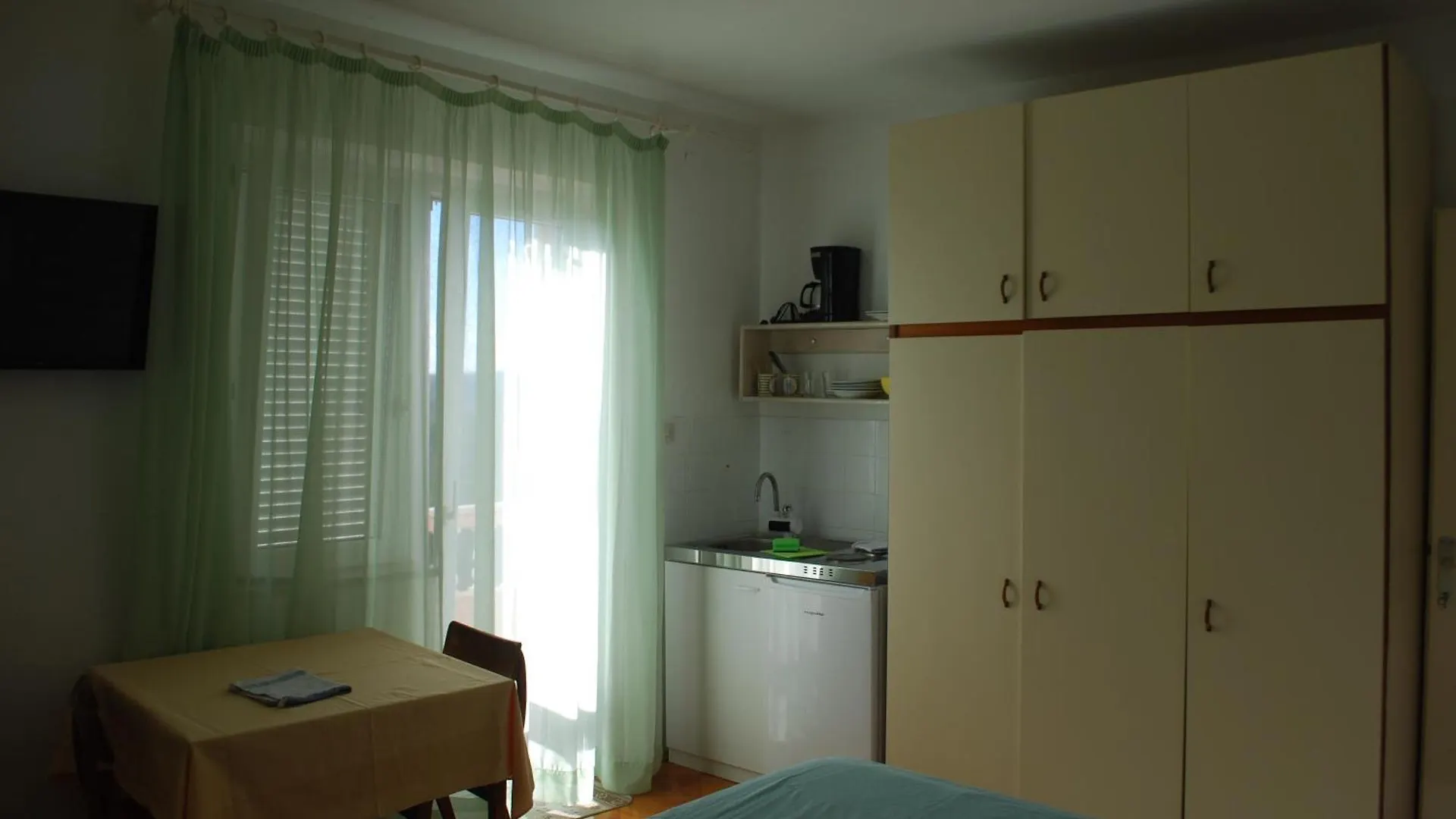 House Lydia Apartment Banjol