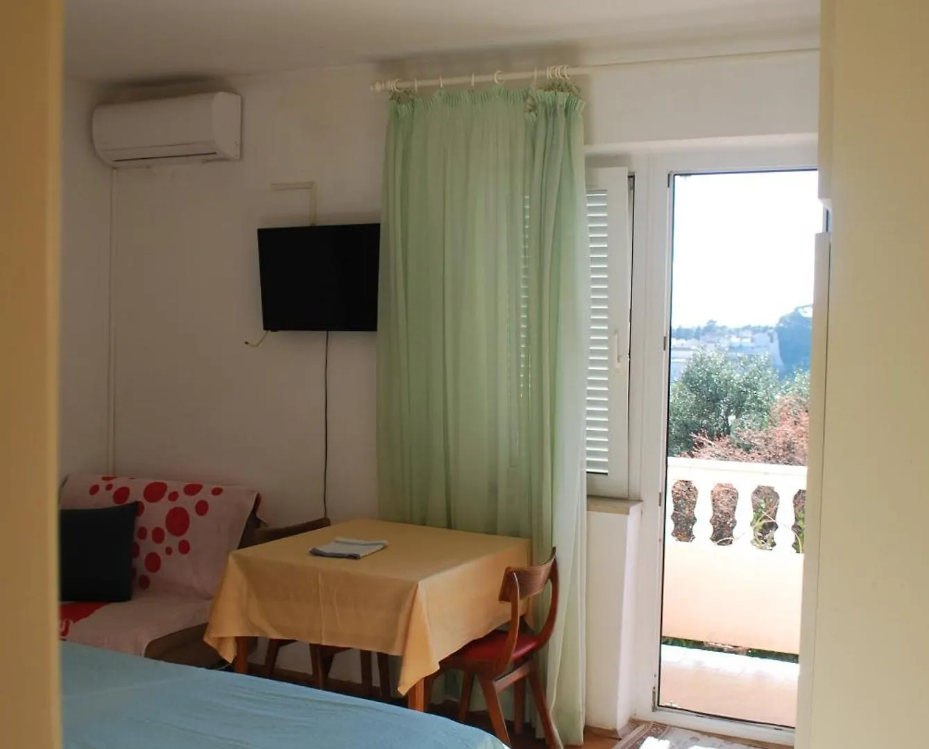 House Lydia Apartment Banjol
