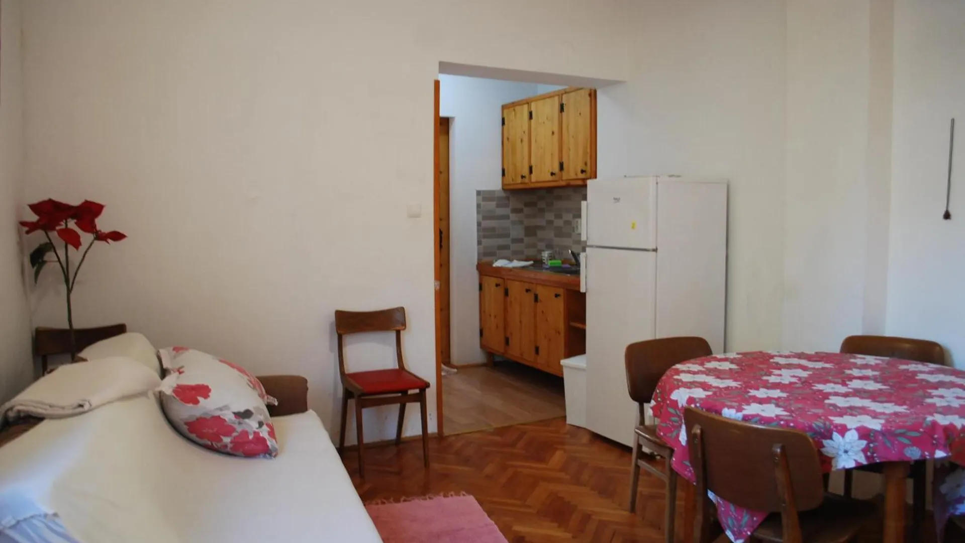House Lydia Apartment Banjol
